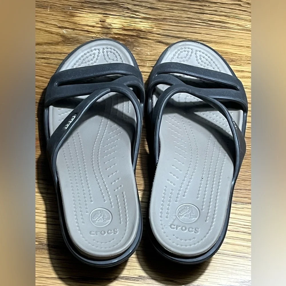 Crocs Women’s Flip Flop Slide Sandals Size 9 Comfort Wedge Heel